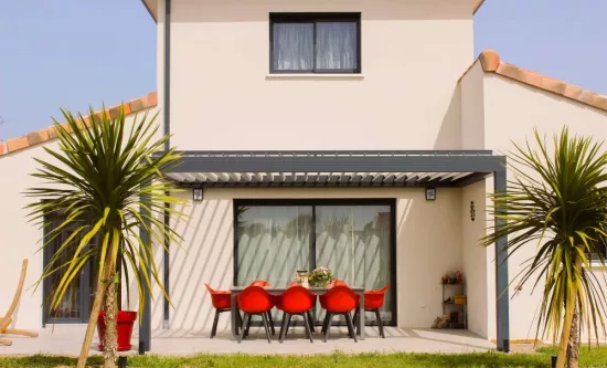 Assurance habitation et nouveaux équipements extérieurs : piscine, pergola, cuisine d’été